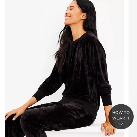 NWT Lou & Grey Crushed Velour Sweatshirt and Jogger SET - Picture 3 of 6